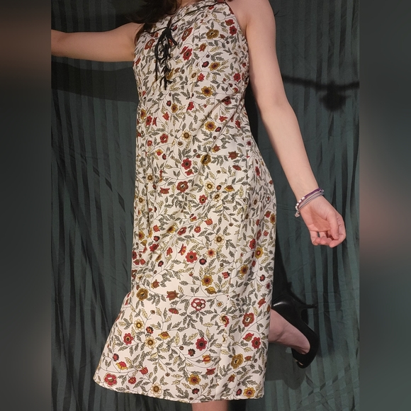Thread Story Cute Floral Dress - Picture 4 of 4